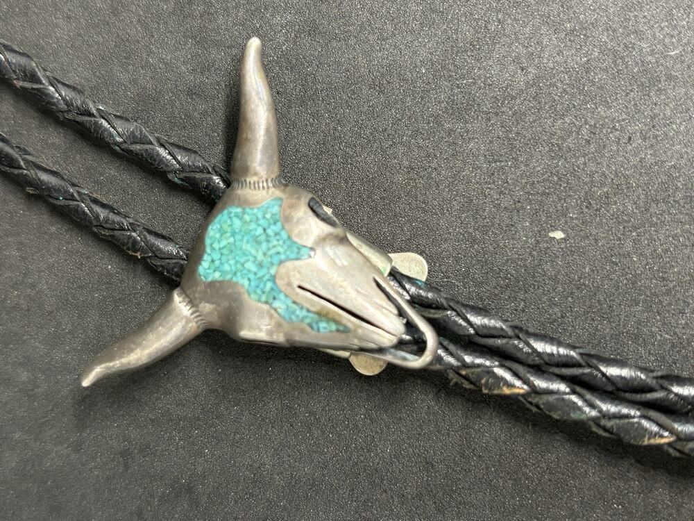 Vtg Hand Made Large Sterling Silver Buffalo Bull Skull Turquoise Inlay Bolo Tie